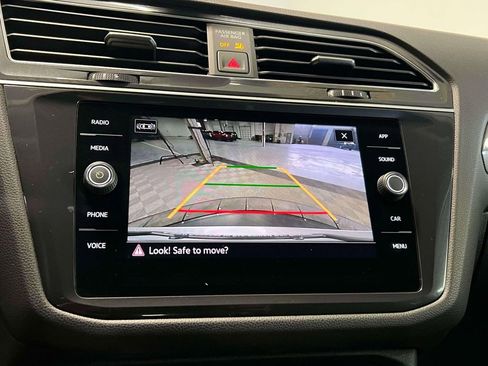Used 2023 Volkswagen Tiguan SE image 30