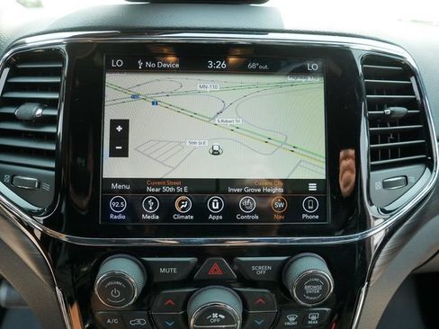 Used 2019 Jeep Grand Cherokee Altitude AWD/4WD image 28
