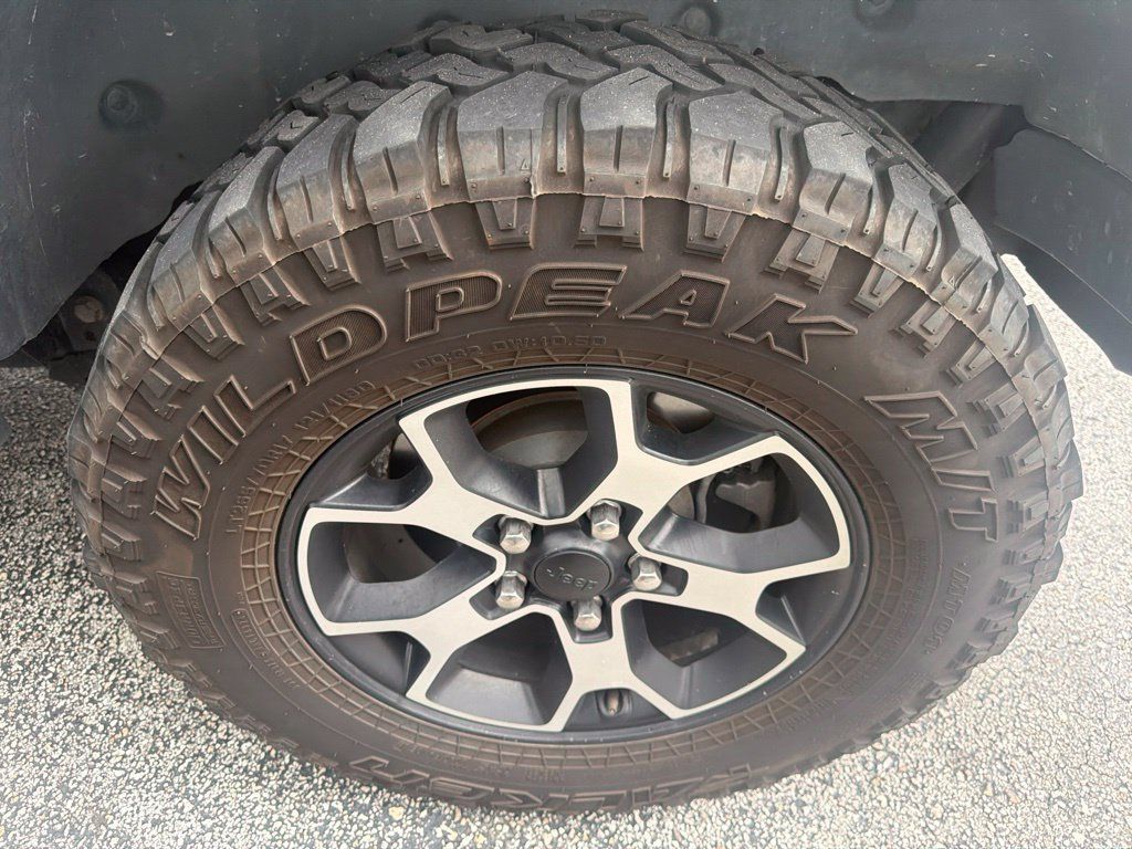 Used 2021 Jeep Wrangler Unlimited Rubicon AWD/4WD image 16