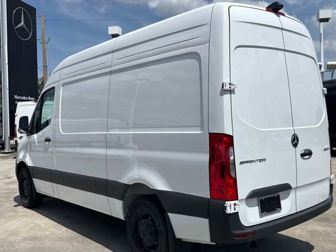 Used 2025 Mercedes-Benz Sprinter 2500 image 12