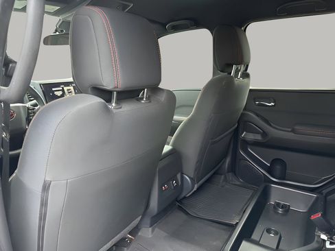 Used 2024 Nissan Frontier PRO-4X w/ Pro Convenience Package image 17