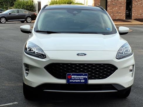 Used 2022 Ford Escape Titanium AWD/4WD image 2