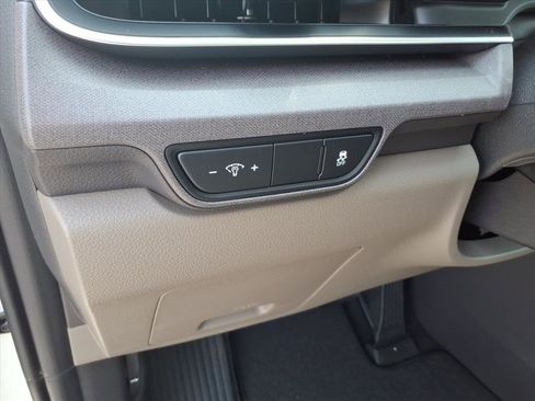 New 2026 Kia Carnival EX FWD image 18