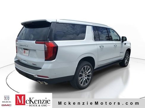 New 2026 GMC Yukon XL Denali w/ Denali Reserve Package AWD/4WD image 4