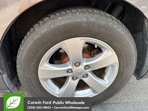 Used 2014 Toyota Sienna LE FWD image 15