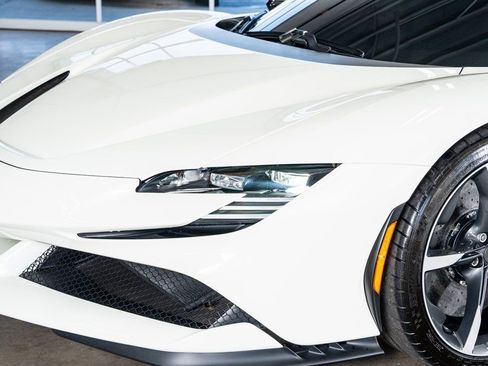 Used 2021 Ferrari SF90 Stradale image 13