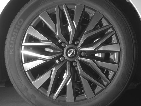 Used 2025 Nissan Altima 2.5 SV image 12