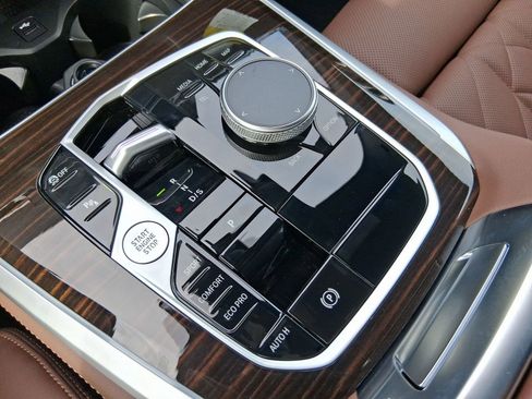 Used 2026 BMW X5 sDrive40i image 16