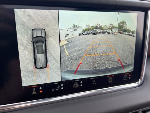 Used 2023 GMC Yukon Denali Ultimate AWD/4WD image 36