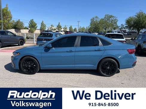 New 2025 Volkswagen Jetta SE image 2