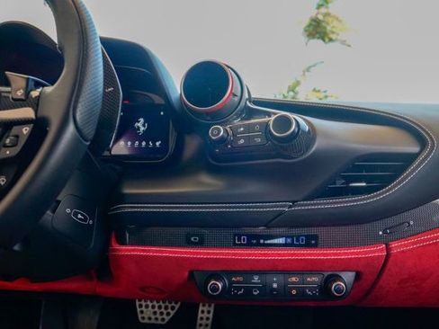 Used 2021 Ferrari F8 Tributo image 61