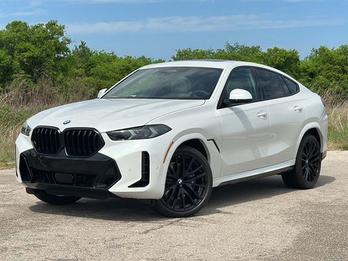 New 2026 BMW X6 xDrive40i w/ Climate Comfort Package image 2