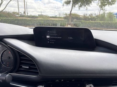 Used 2019 MAZDA MAZDA3 Hatchback FWD image 23