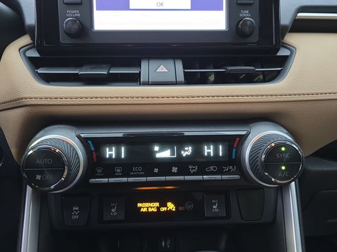 Used 2019 Toyota RAV4 XLE image 23