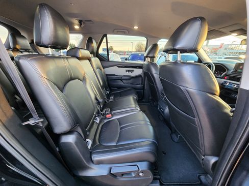 Used 2023 Honda Pilot LX image 13