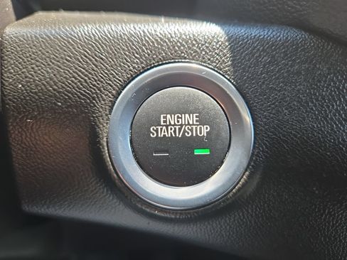Used 2024 GMC Terrain SLT AWD/4WD image 33