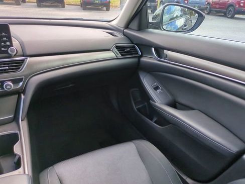 Used 2018 Honda Accord LX image 17