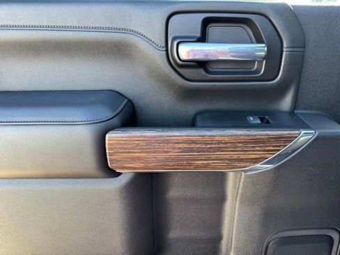 Used 2022 Chevrolet Silverado 3500 High Country w/ Technology Package image 17