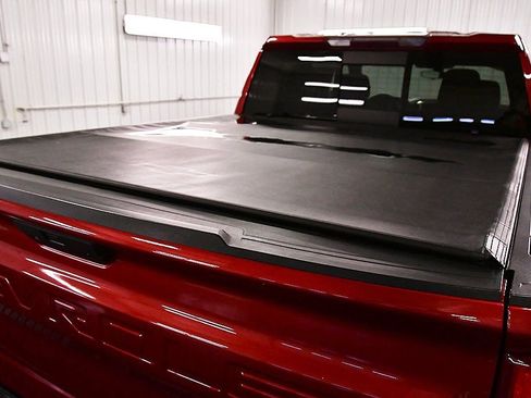 Used 2019 Chevrolet Silverado 1500 RST image 14