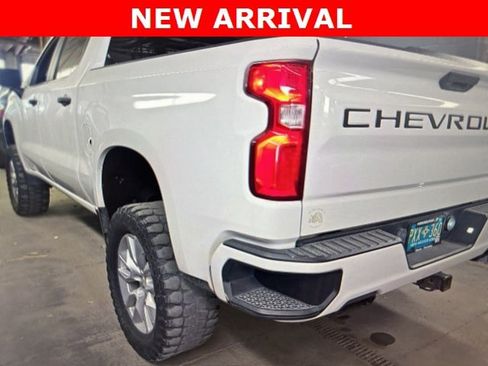 Used 2019 Chevrolet Silverado 1500 Custom w/ Trailering Package image 9