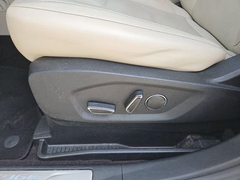Used 2019 Ford Edge Titanium w/ Equipment Group 301A FWD image 17