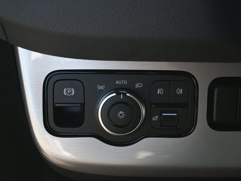 Used 2021 Mercedes-Benz Sprinter 2500 image 9