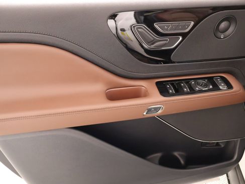 New 2026 Lincoln Aviator Reserve AWD/4WD image 17