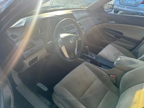 Used 2010 Honda Accord LX-P image 9