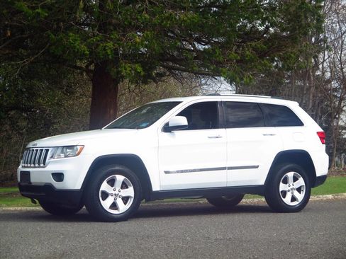 Used 2013 Jeep Grand Cherokee Laredo AWD/4WD image 1