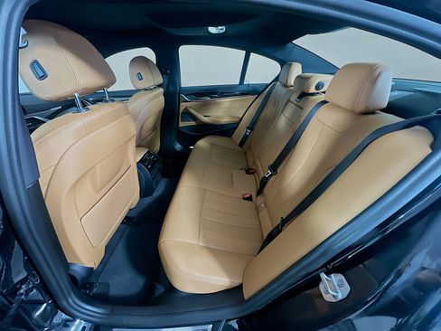 Used 2022 BMW 530i w/ Premium Package image 29