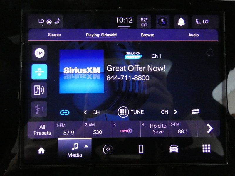Used 2025 Jeep Grand Cherokee Altitude RWD image 12
