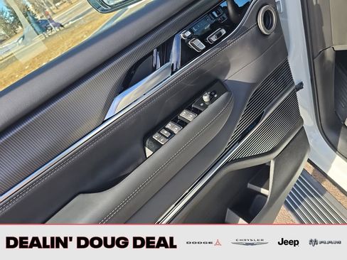 New 2026 Jeep Grand Wagoneer L Summit w/ Premium Group III AWD/4WD image 11