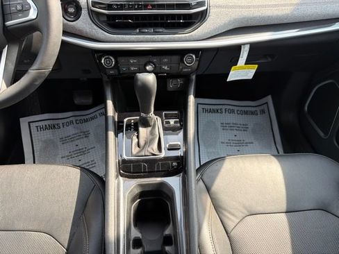 Used 2023 Jeep Compass Latitude AWD/4WD image 15