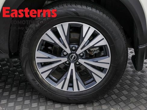 Used 2022 Nissan Rogue SV image 31