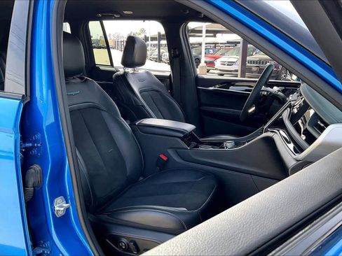 Used 2022 Jeep Grand Cherokee Trailhawk w/ Advanced Protech Group II image 9