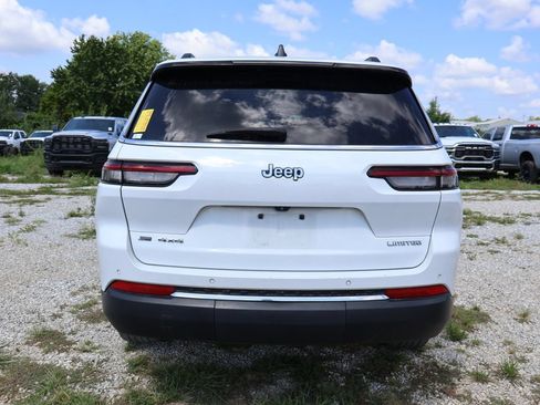 Used 2022 Jeep Grand Cherokee L Limited AWD/4WD image 19