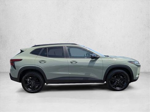 Used 2025 Chevrolet Trax ACTIV FWD image 4