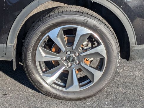 Used 2023 Ford Escape Platinum image 10