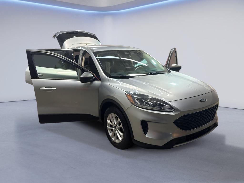 Used 2022 Ford Escape SE w/ Convenience Package FWD image 9