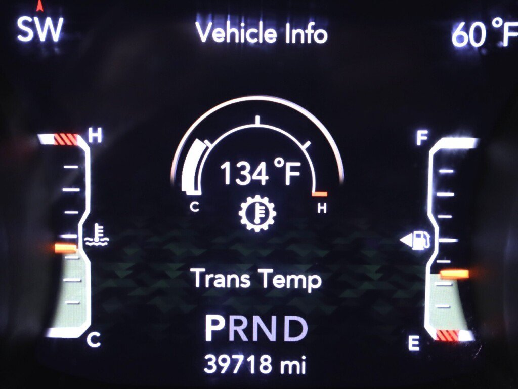 Used 2022 Jeep Wrangler Unlimited Sahara w/ Safety Group AWD/4WD image 14