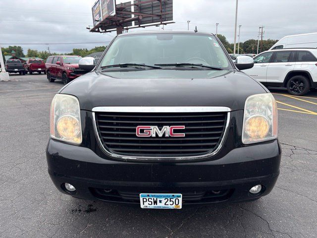 Used 2007 GMC Yukon SLT w/ SLT Preferred Equipment Group AWD/4WD image 2