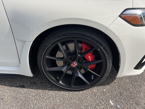 Used 2025 Honda Civic Type R image 15