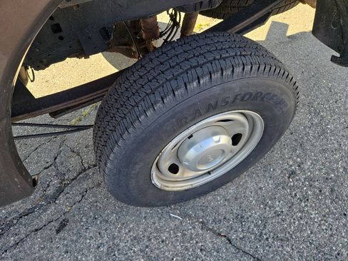 Used 2017 Ford F250 XL w/ Snow Plow Prep Package image 13