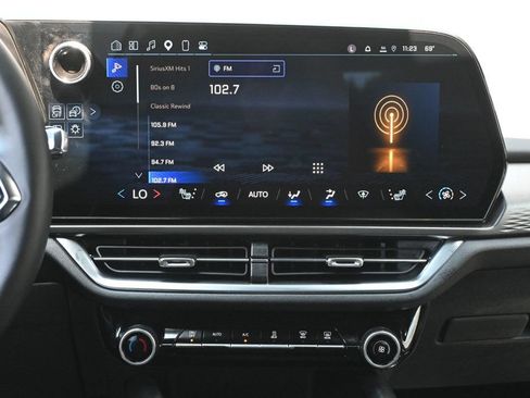Used 2025 Chevrolet Equinox EV LT w/ Comfort Package FWD image 12