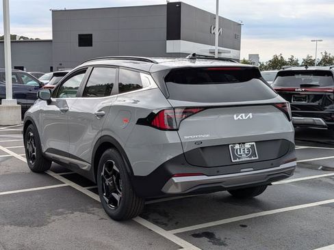 New 2026 Kia Sportage EX FWD image 5