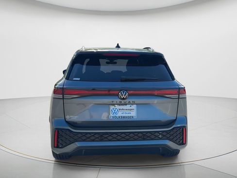 New 2026 Volkswagen Tiguan SE R-Line FWD image 4