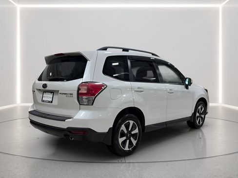 Used 2017 Subaru Forester 2.5i Premium w/ All-Weather Package AWD/4WD image 29