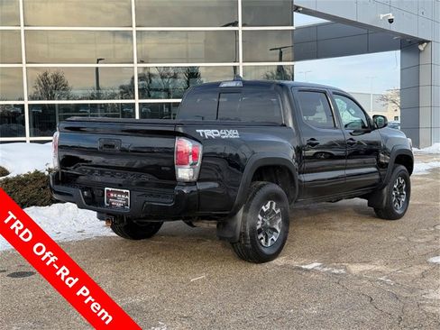 Used 2021 Toyota Tacoma TRD Off-Road image 3