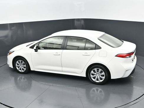 Used 2026 Toyota Corolla LE FWD image 30