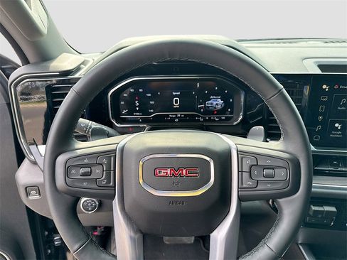 Used 2025 GMC Sierra 1500 SLT image 14